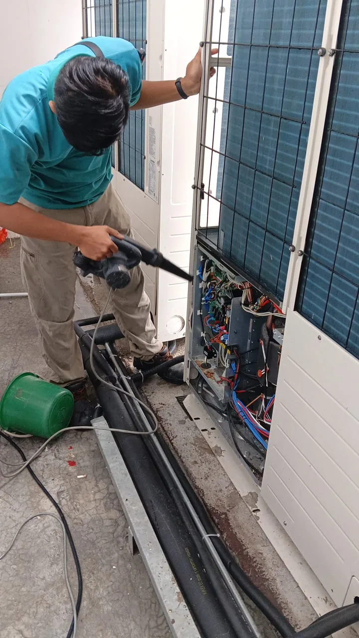 VRV and VRF aircond maintenance for commercial and industrial premises in Setia Alam